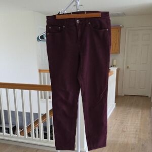 STYLUS Women's Rich Plum Cropped Jeans